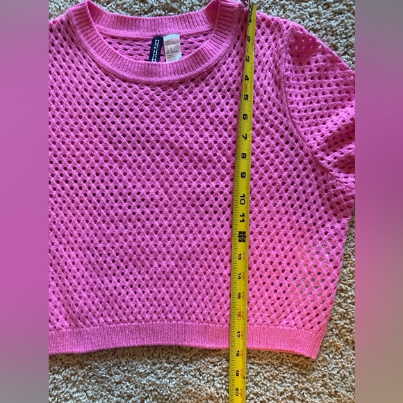 H&M Divided crop Pink Knit Short Sleeve Sweater, size large - Picture 10 of 10